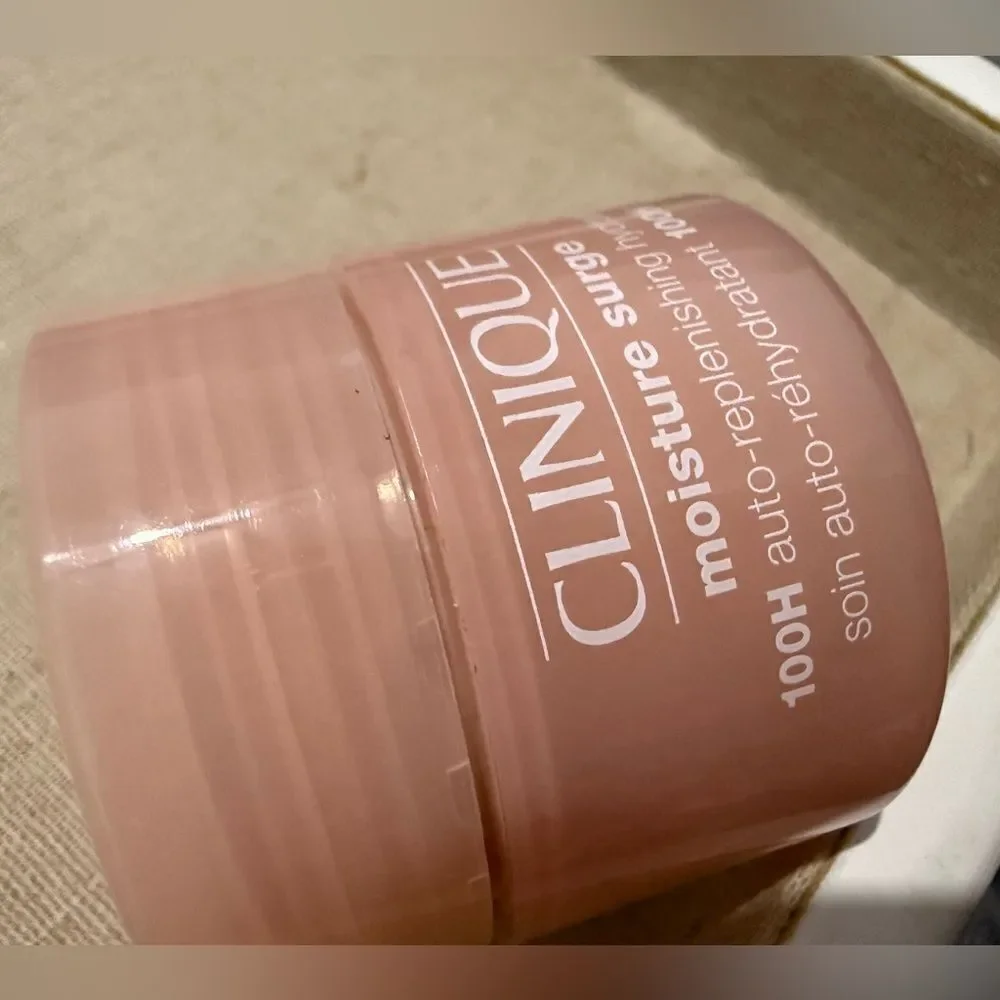 Clinique moisture surge